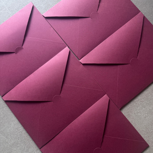 Set of 5 Rectangle burgundy envelopes